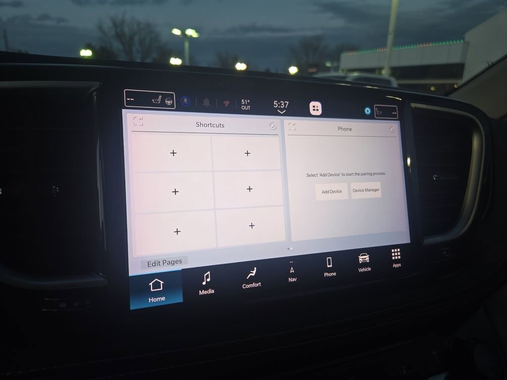 Used 2023 Chrysler Pacifica Limited image 23