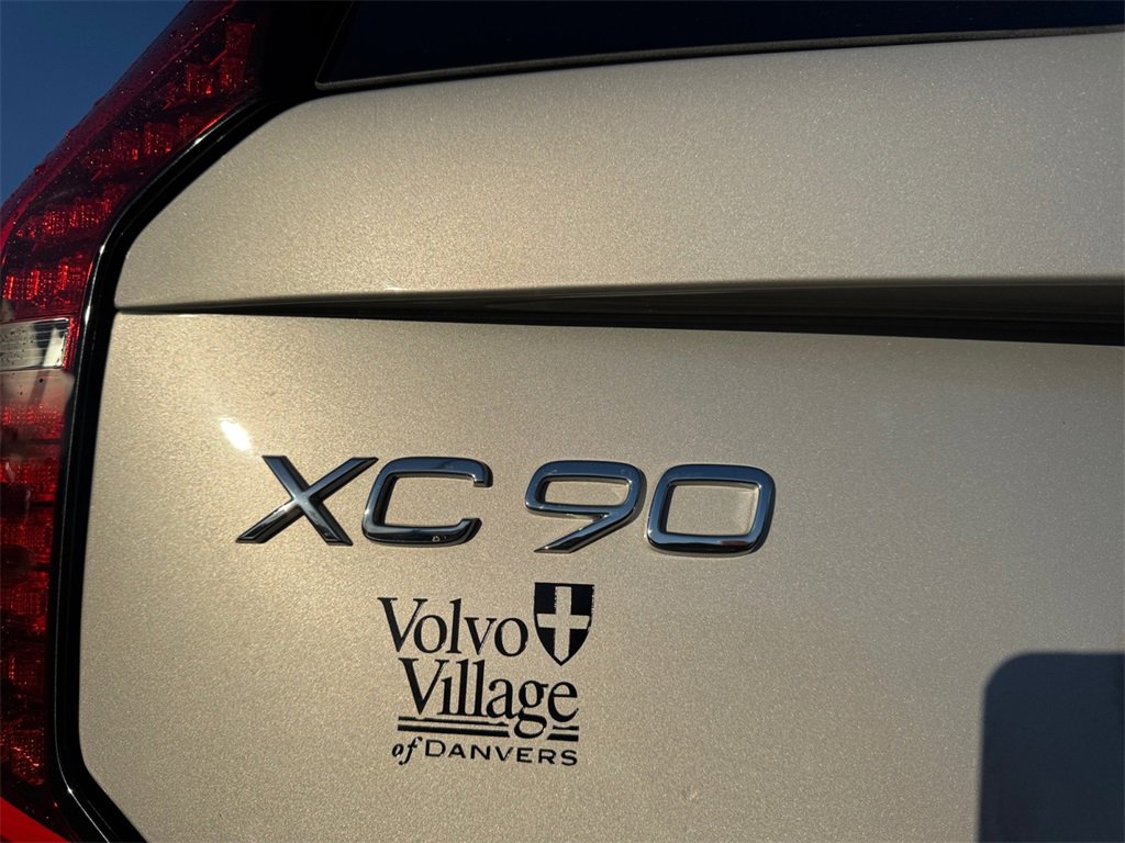 Certified 2025 Volvo XC90 B5 Plus image 8