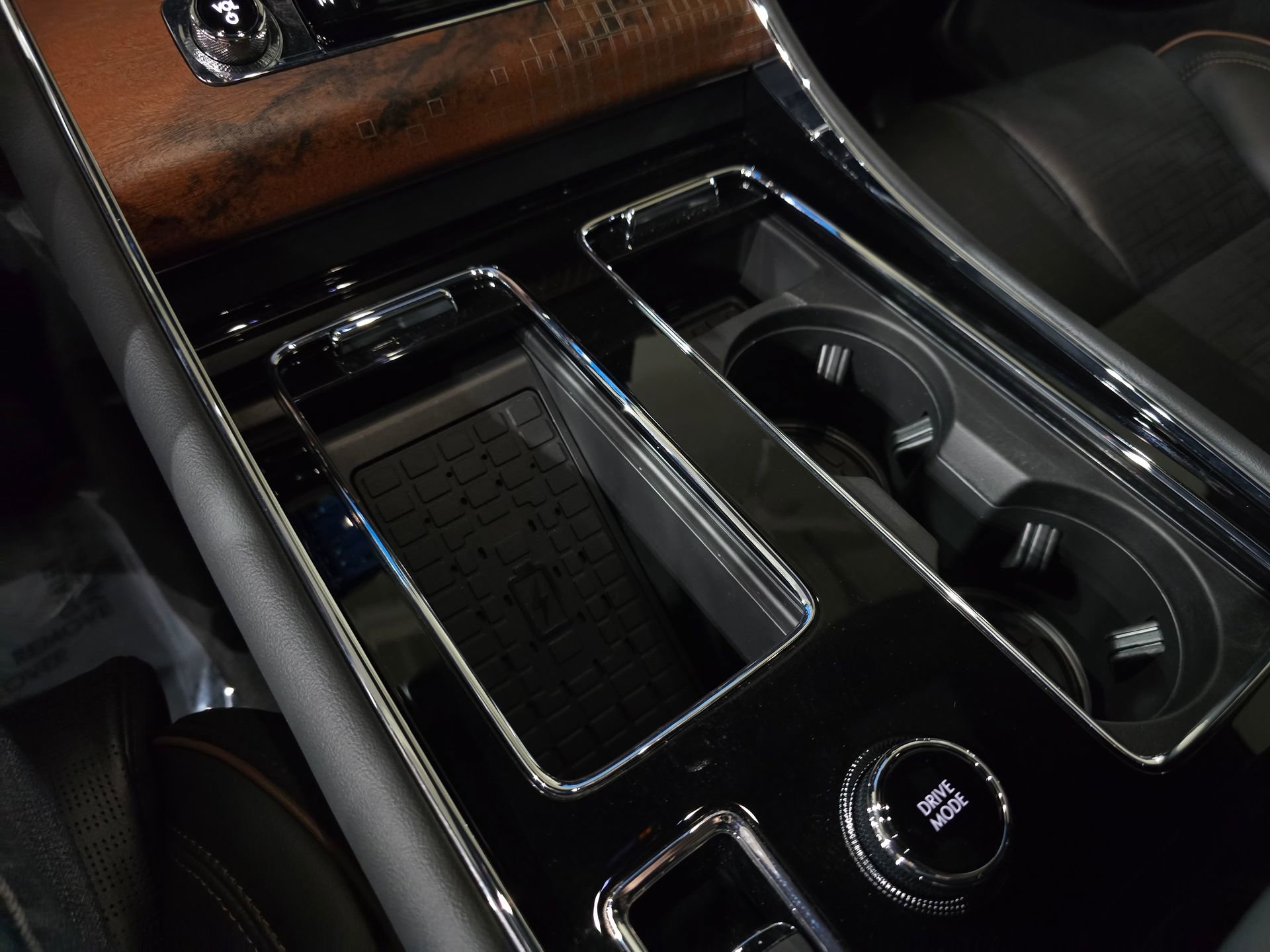 New 2026 Lincoln Aviator Black Label w/ Jet Appearance Package image 33