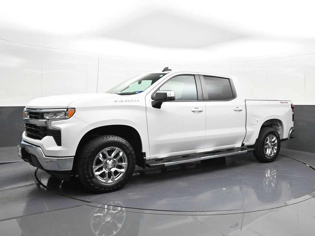 Used 2022 Chevrolet Silverado 1500 LT AWD/4WD image 1