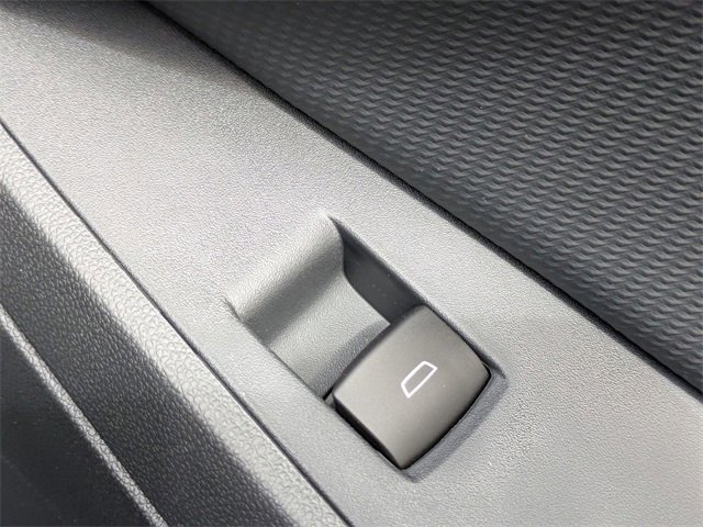 New 2026 Chevrolet Equinox LT w/ Safety and Technology Package image 32