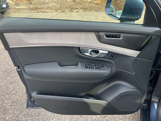 Certified 2025 Volvo XC90 T8 Ultra w/ Protection Package Premier AWD/4WD image 26