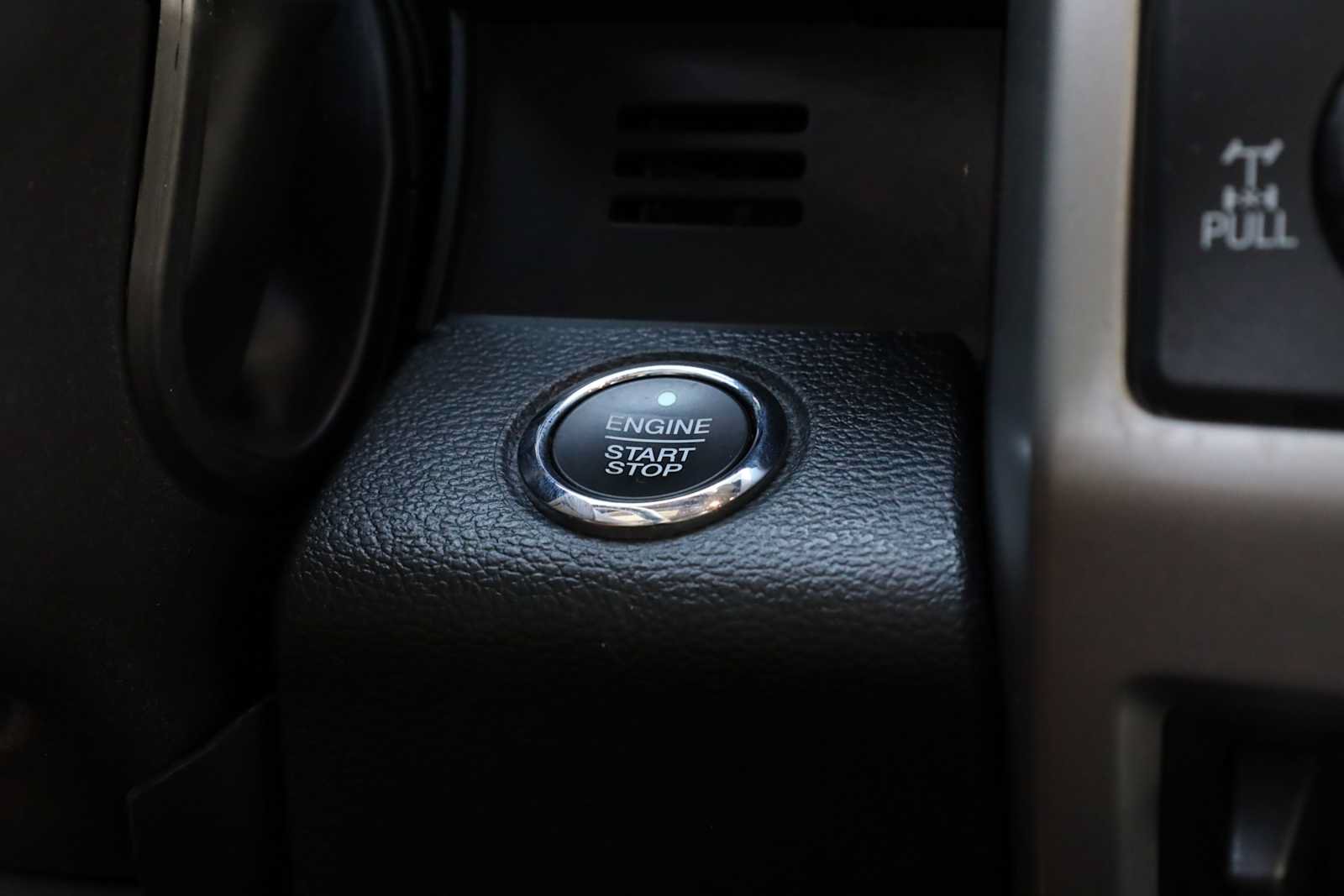 Used 2018 Ford F250 Lariat w/ Lariat Ultimate Package AWD/4WD image 31