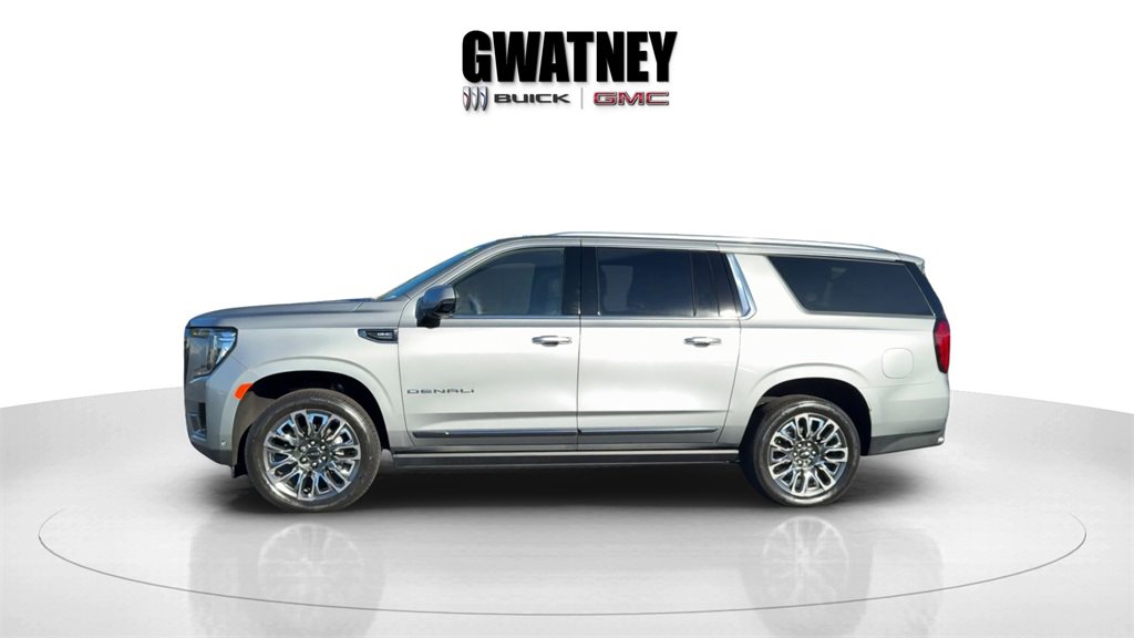 Used 2024 GMC Yukon XL Denali Ultimate image 3