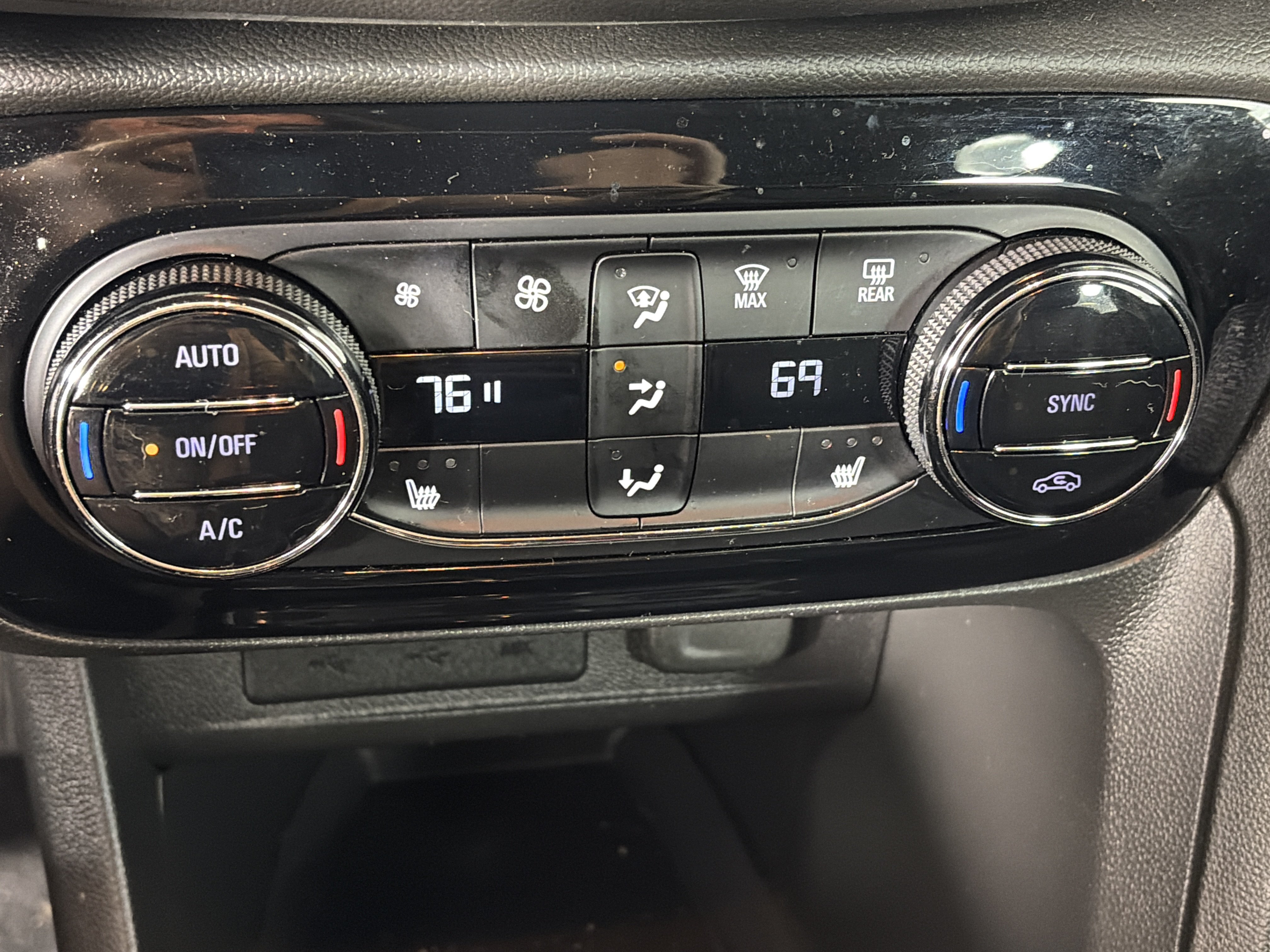 Used 2020 Buick Encore GX Essence FWD image 20
