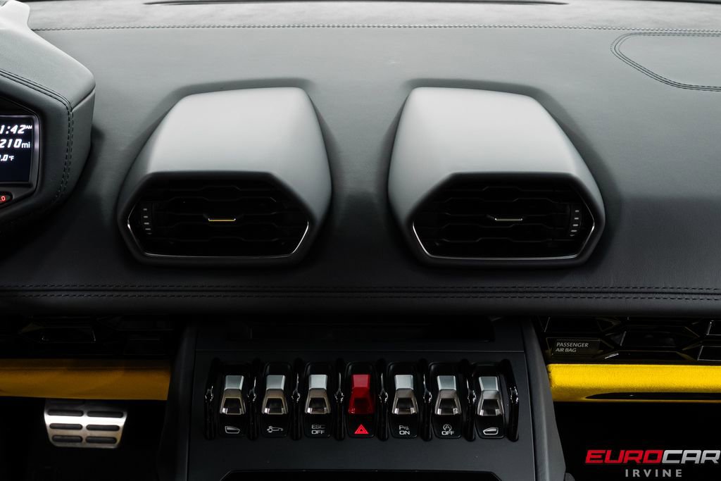 Used 2022 Lamborghini Huracan EVO image 29