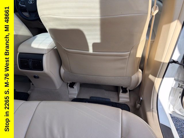 Used 2016 Toyota Camry XLE FWD image 23