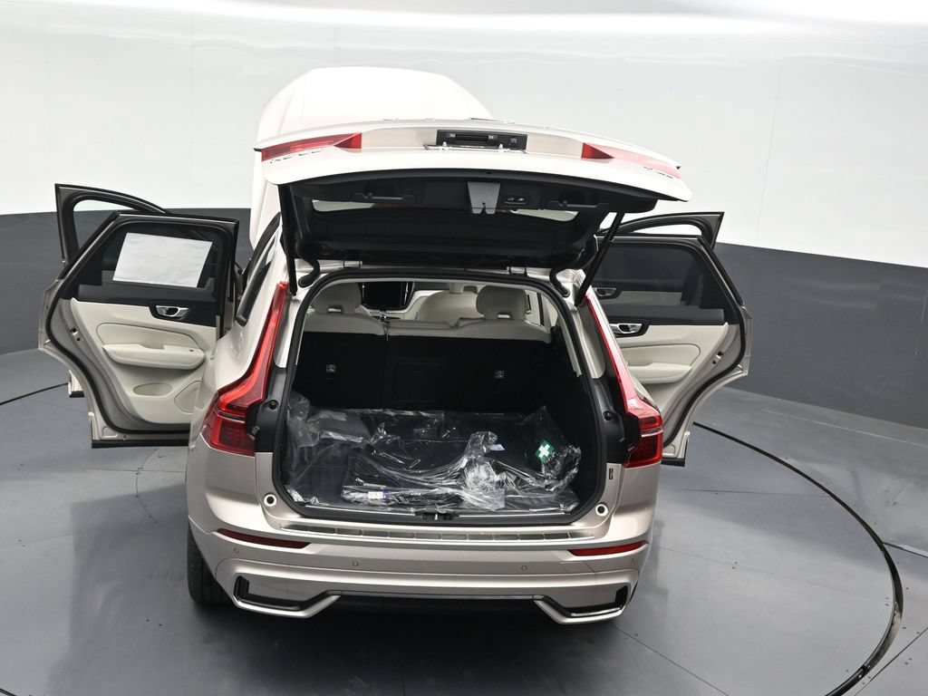 New 2026 Volvo XC60 T8 Ultra w/ Protection Package Premier AWD/4WD image 33