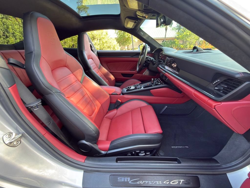Used 2025 Porsche 911 Carrera 4 GTS AWD/4WD image 37
