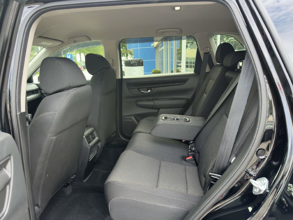 Used 2025 Honda CR-V LX image 9