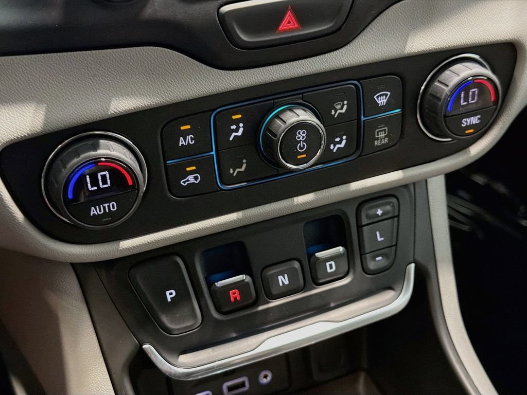 Used 2020 GMC Terrain SLT w/ Preferred Package FWD image 17
