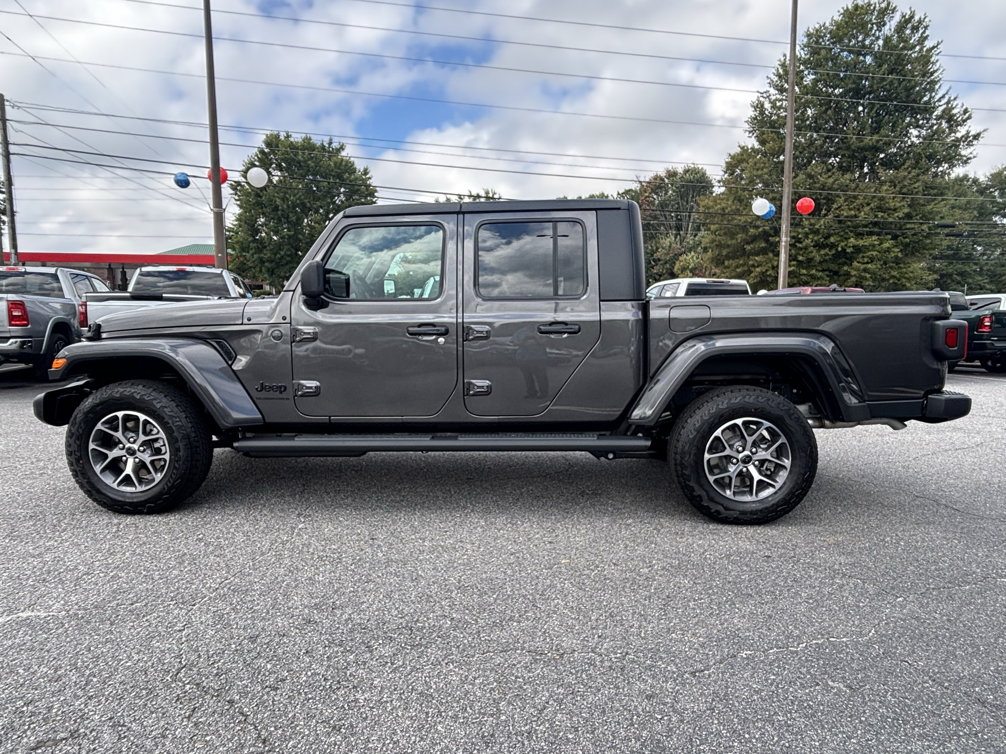 New 2027 Jeep Gladiator Sport AWD/4WD image 3