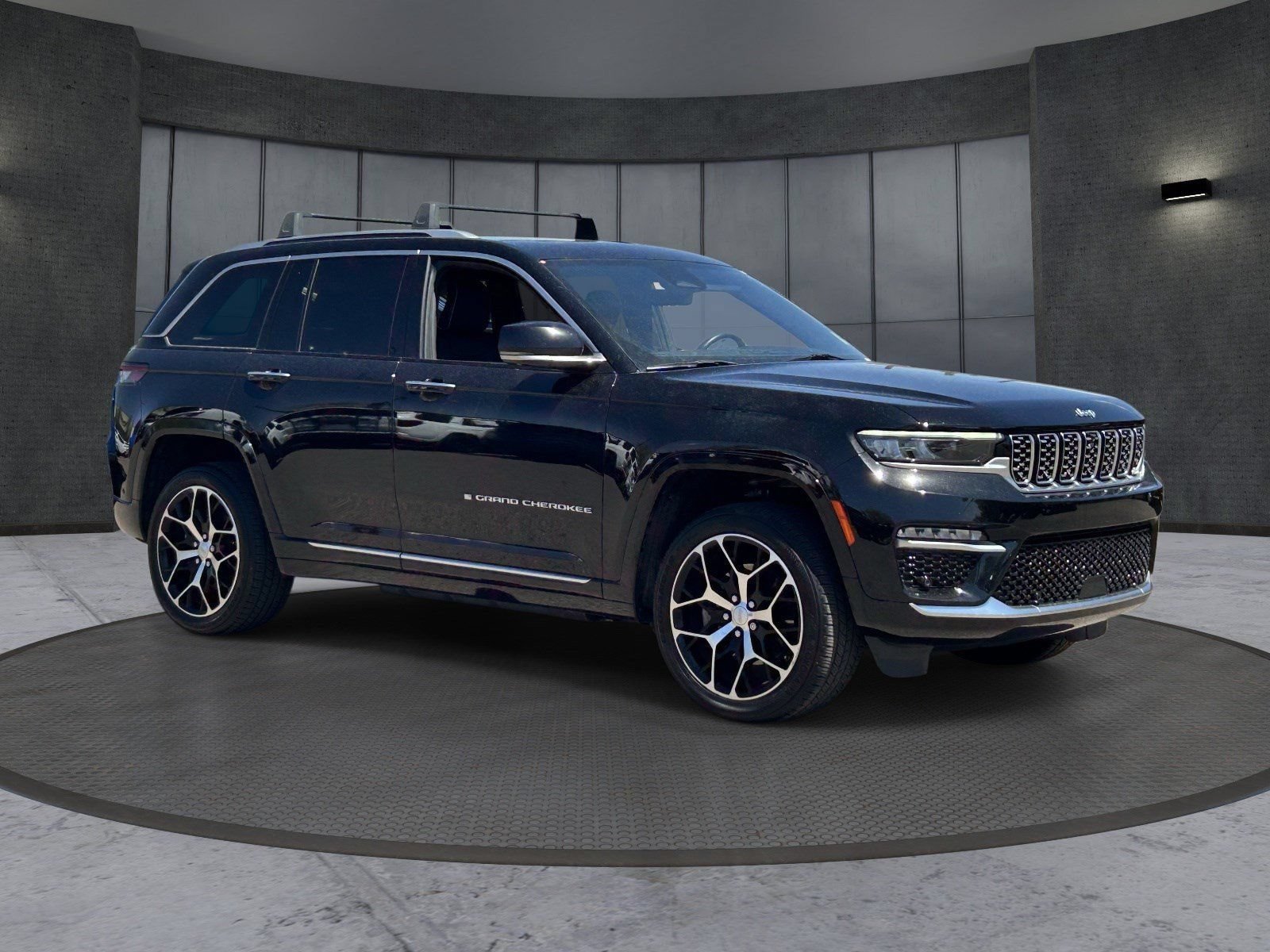 Used 2022 Jeep Grand Cherokee Summit AWD/4WD image 8