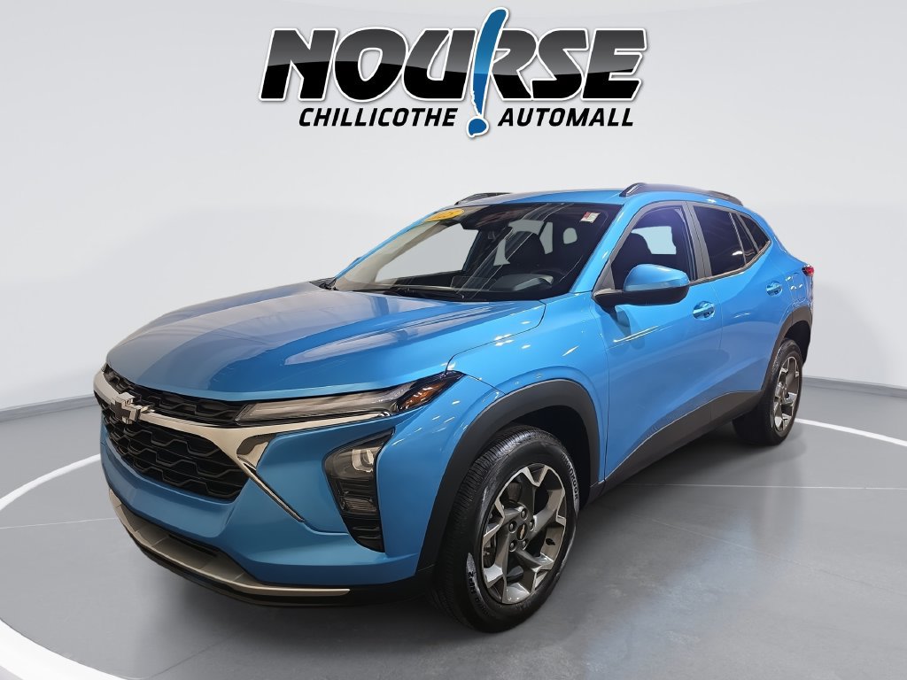 Used 2025 Chevrolet Trax LT w/ Driver Confidence Package FWD image 1