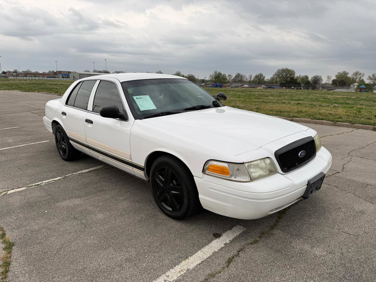 Used 2011 Ford Crown Victoria Police Interceptor w/ Trunk Pack RWD image 2