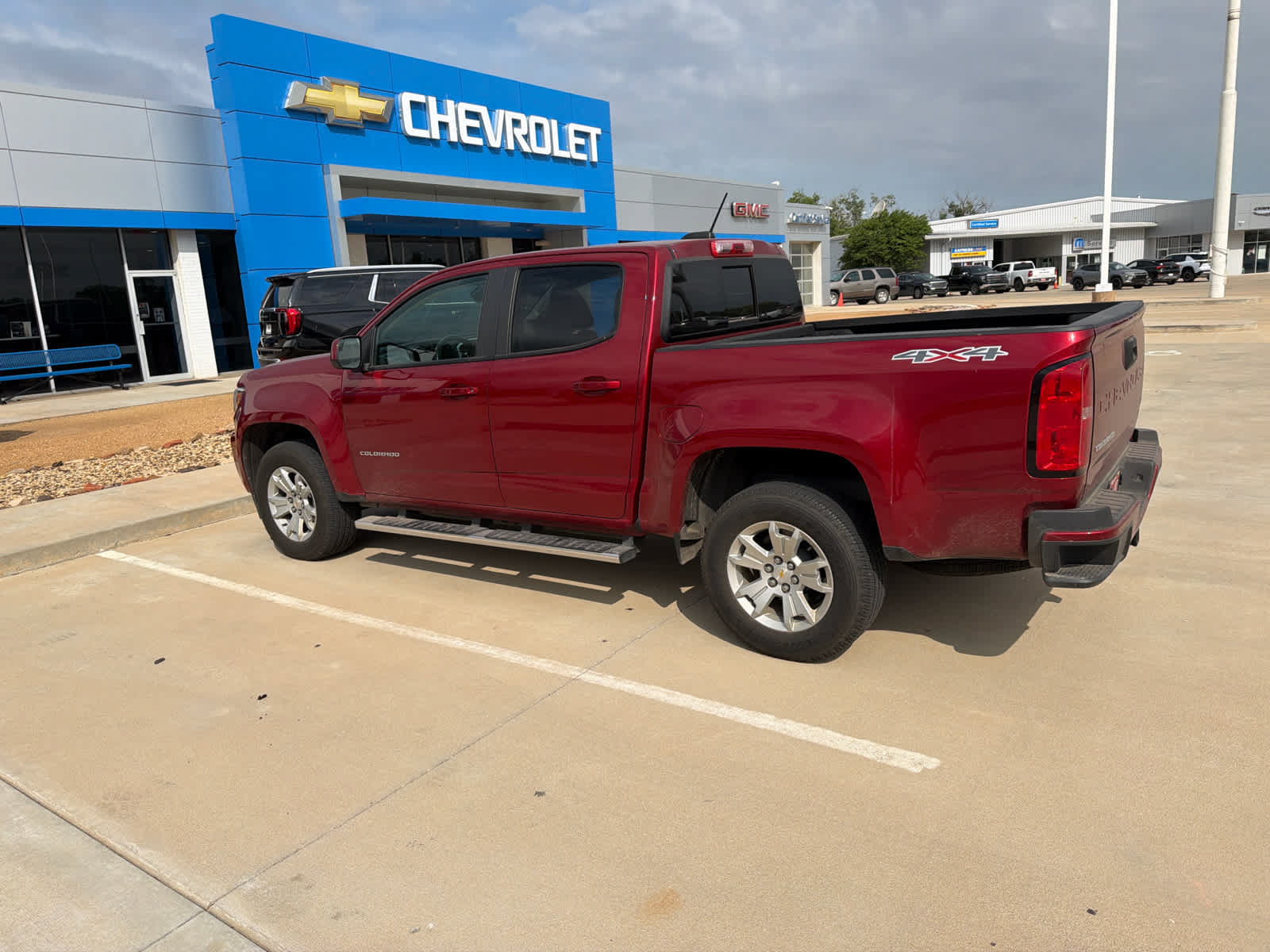 Used 2021 Chevrolet Colorado LT w/ LT Convenience Package AWD/4WD image 4