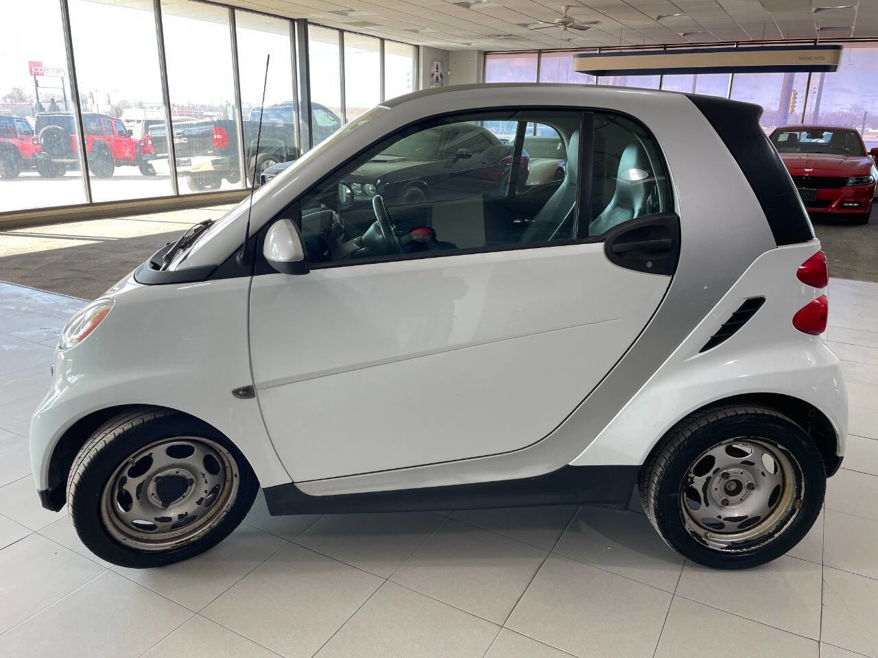 Used 2013 smart fortwo passion image 4