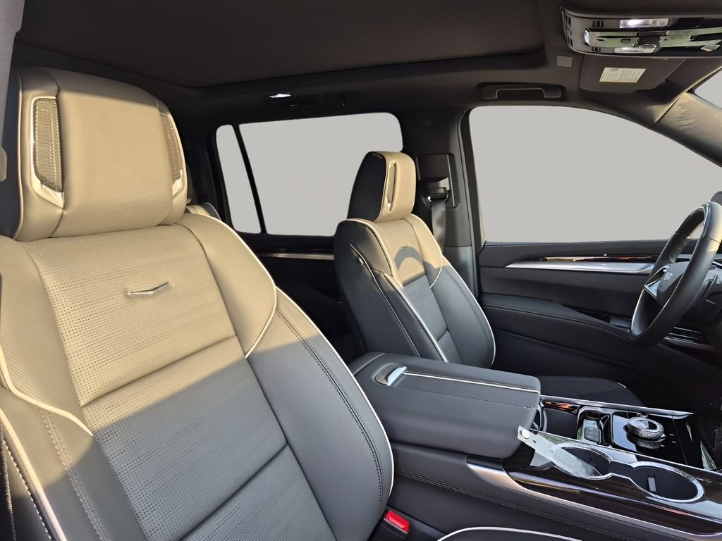 New 2026 Cadillac Escalade ESV Luxury w/ Touring Package AWD/4WD image 16