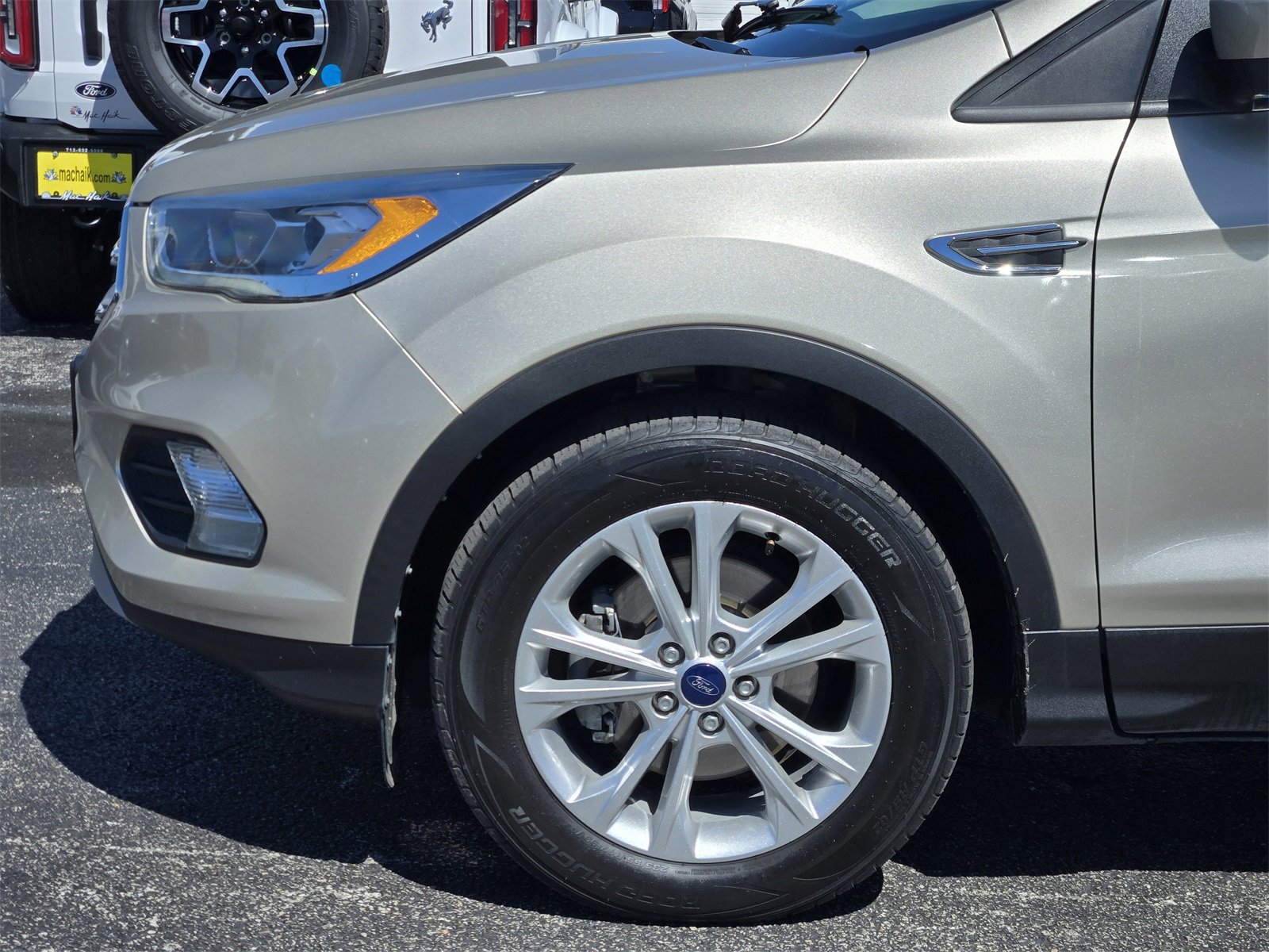 Used 2017 Ford Escape SE w/ Equipment Group 201A image 9