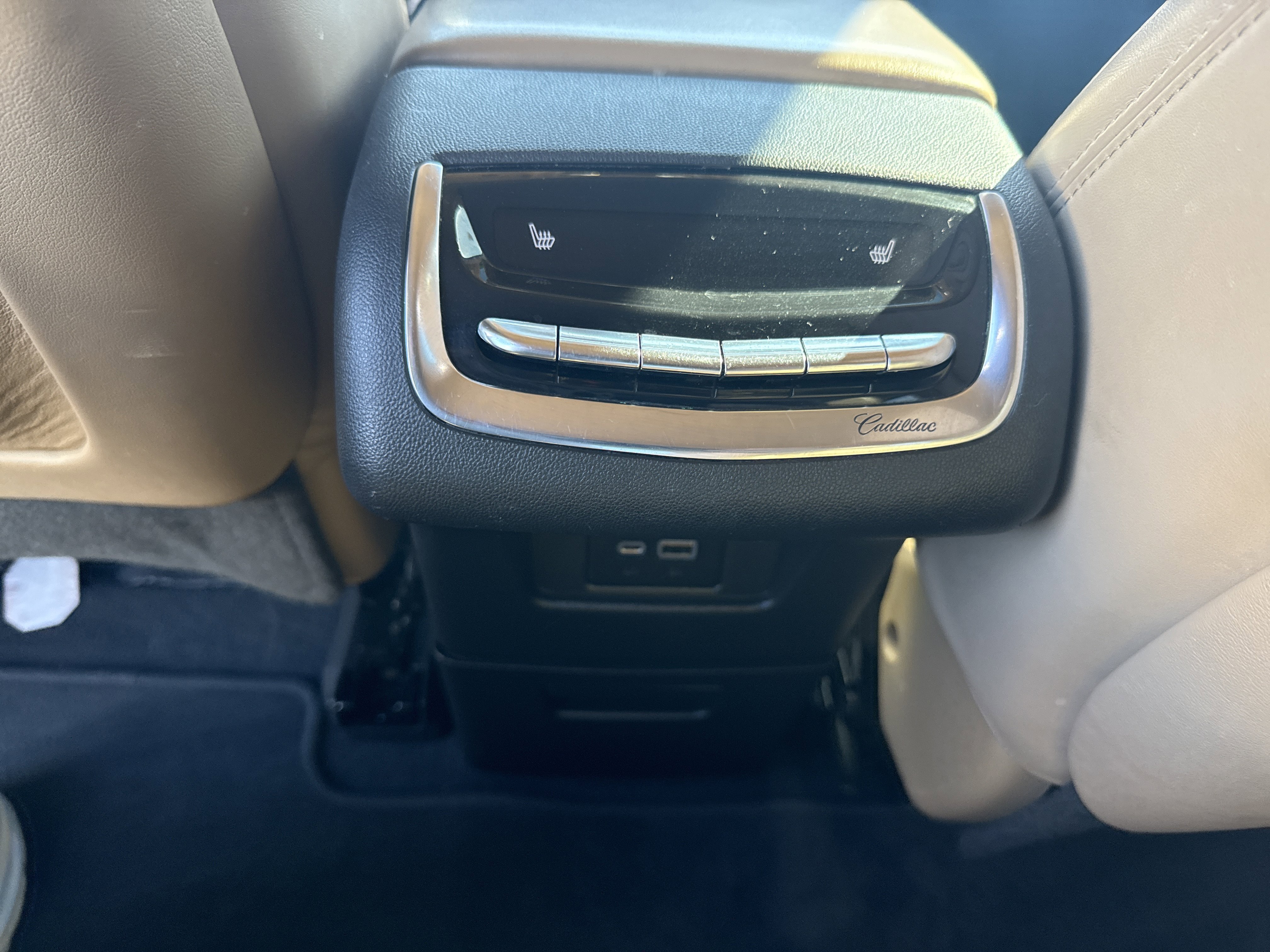 Used 2022 Cadillac XT6 Premium Luxury w/ Platinum Package image 16