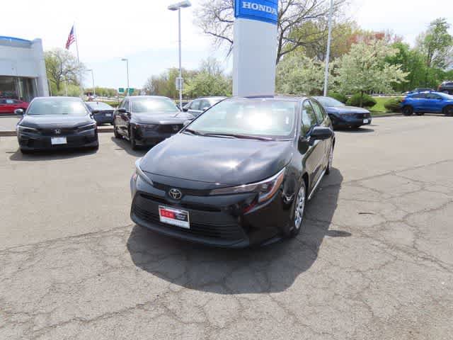 Used 2023 Toyota Corolla LE FWD image 1