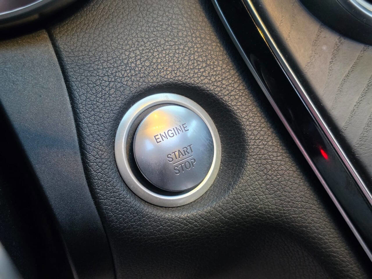 Used 2015 Mercedes-Benz C 300 Sedan image 20