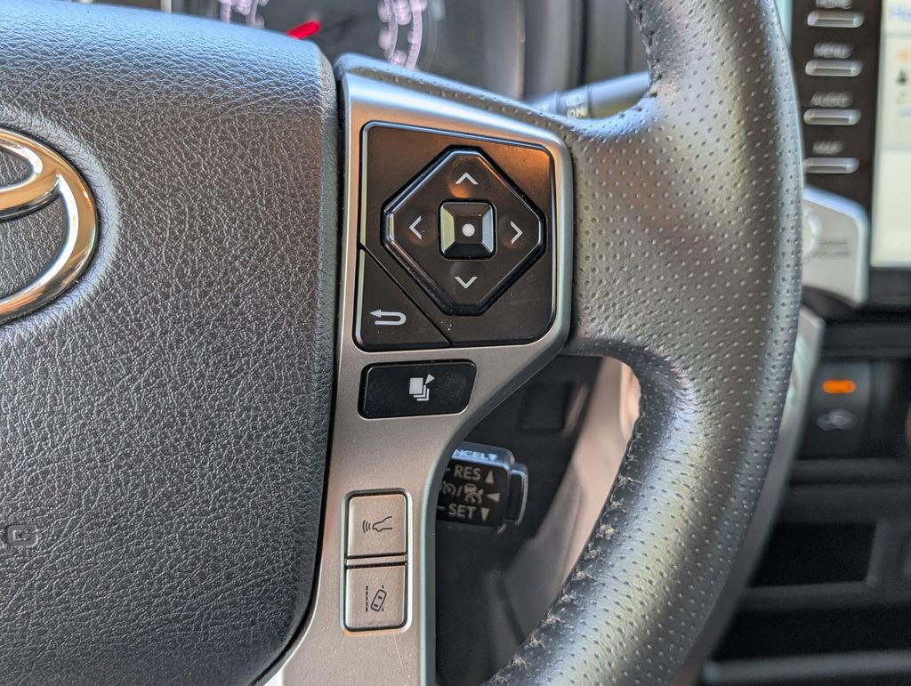 Used 2022 Toyota 4Runner SR5 Premium w/ Moonroof Package AWD/4WD image 25