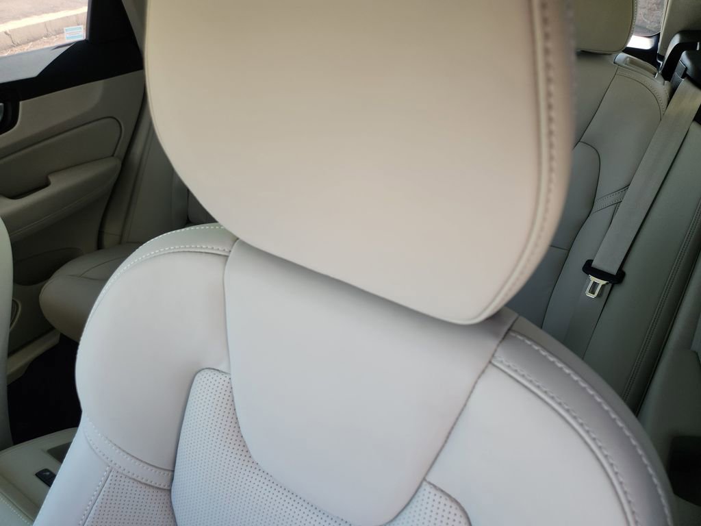 New 2026 Volvo XC60 T8 Ultra w/ Protection Package Premier image 6