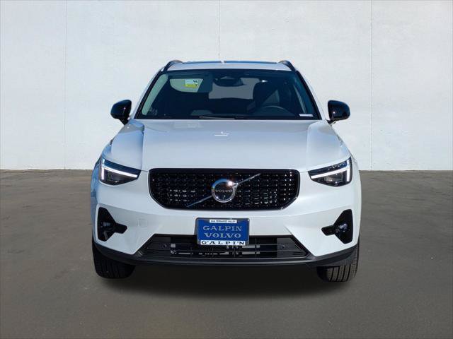 New 2026 Volvo XC40 B5 Ultra w/ Climate Package AWD/4WD image 4