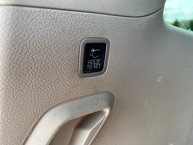 Used 2022 Jeep Wagoneer Series II AWD/4WD image 6