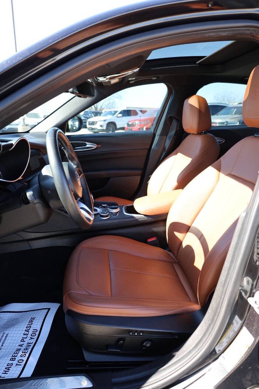 Used 2022 Alfa Romeo Giulia Ti image 13