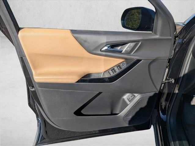 Used 2025 Chevrolet Equinox ACTIV w/ Safety and Technology Package image 23