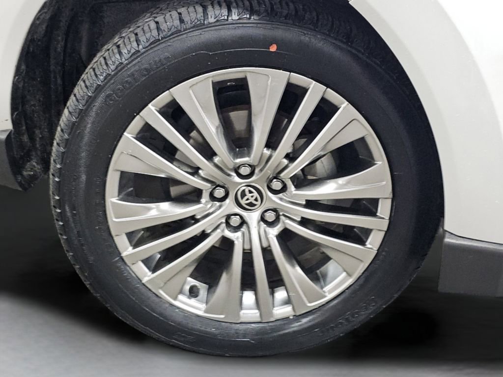 Certified 2021 Toyota Venza XLE w/ Softex Package image 19