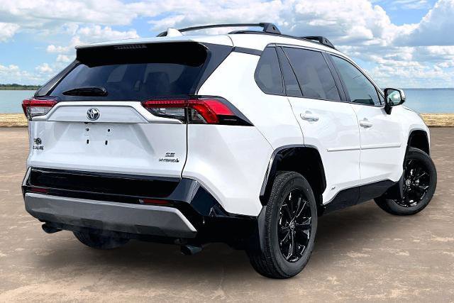 Used 2024 Toyota RAV4 SE w/ Convenience Package image 6