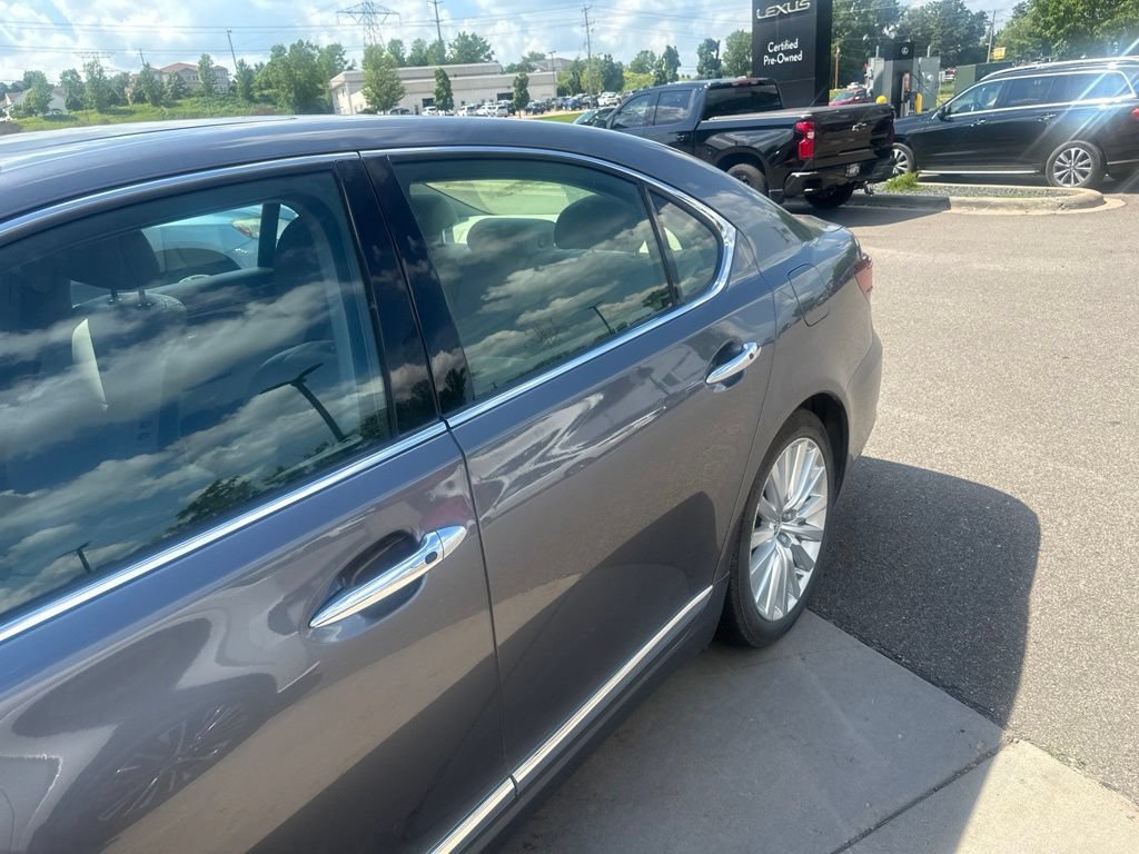 Used 2017 Lexus LS 460 AWD w/ Comfort Package image 6