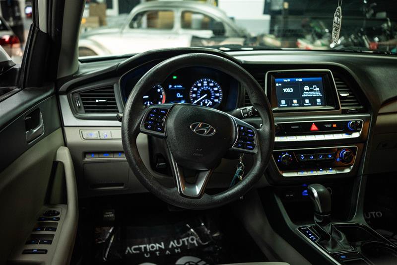 Used 2018 Hyundai Sonata SE FWD image 14
