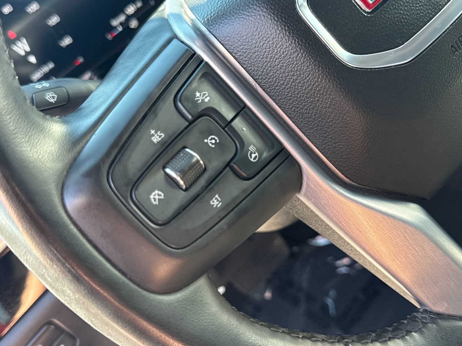 Used 2026 GMC Sierra 1500 SLT AWD/4WD image 33