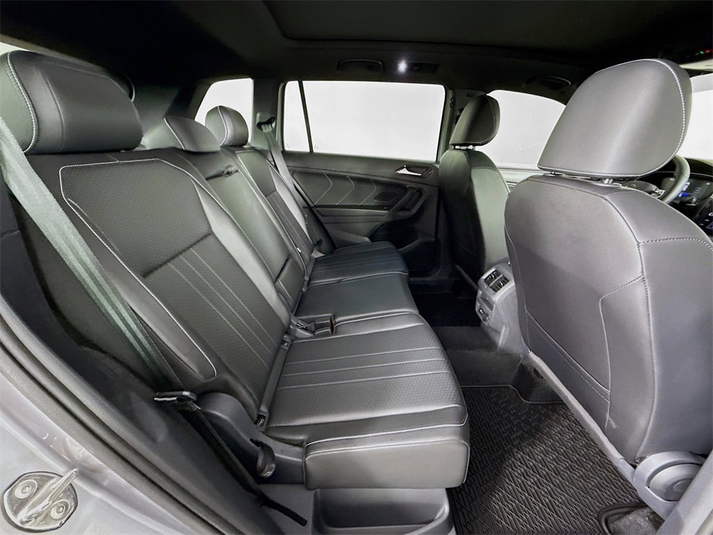 Used 2024 Volkswagen Tiguan SE R-Line image 23