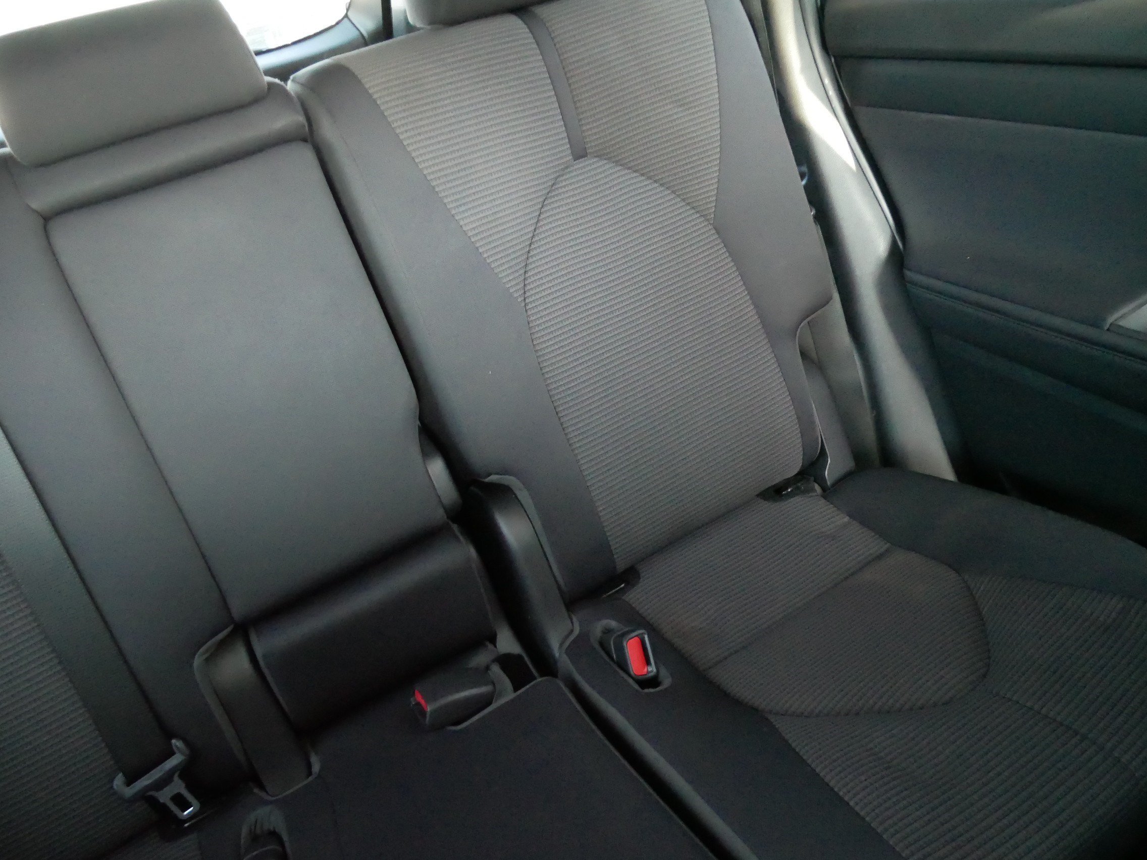 Used 2023 Toyota Highlander LE AWD/4WD image 14
