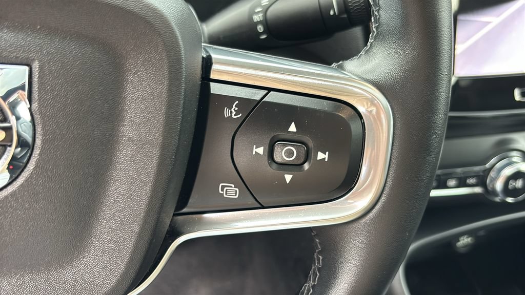 Used 2026 Volvo XC40 B5 Plus AWD/4WD image 18