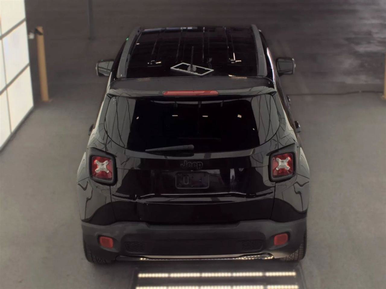 Used 2017 Jeep Renegade Altitude FWD image 6