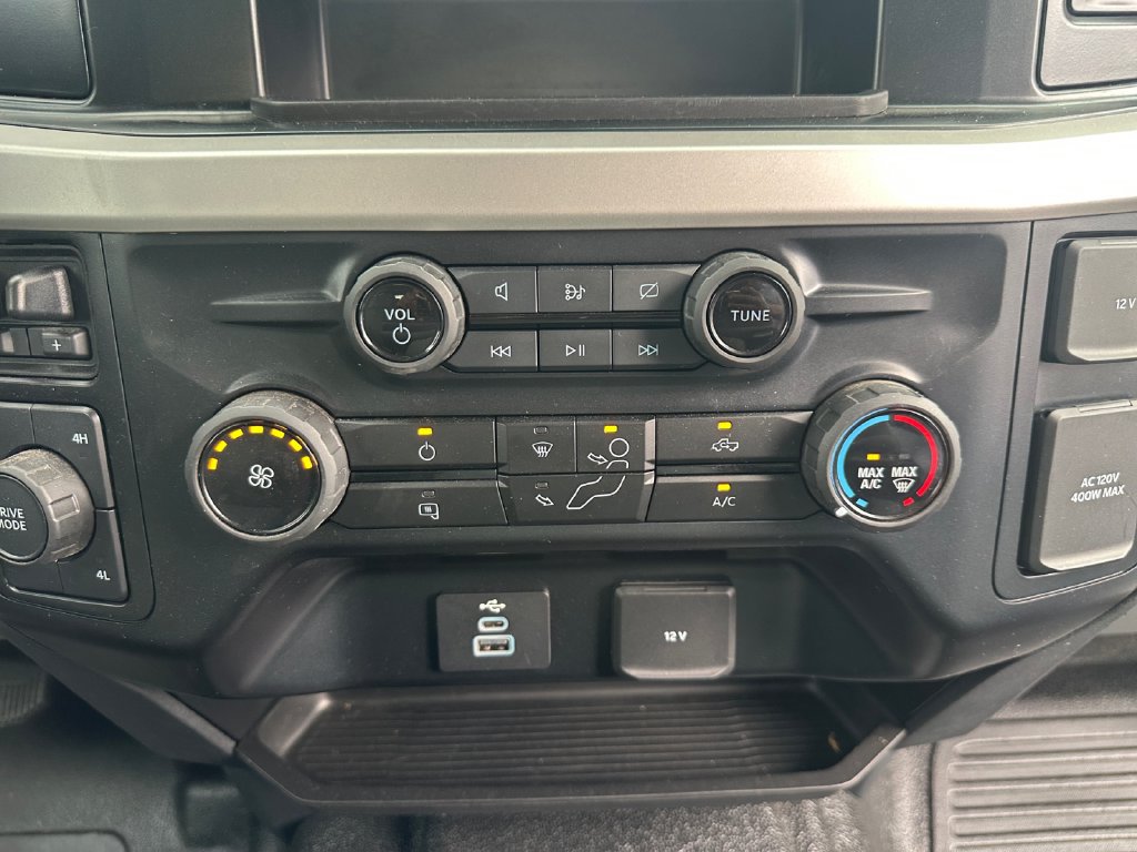 Used 2023 Ford F350 XLT w/ 360-Degree Camera Package AWD/4WD image 17