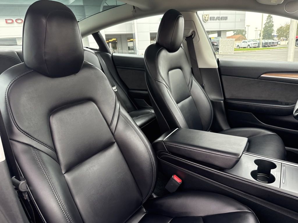 Used 2023 Tesla Model 3 Standard Range image 13