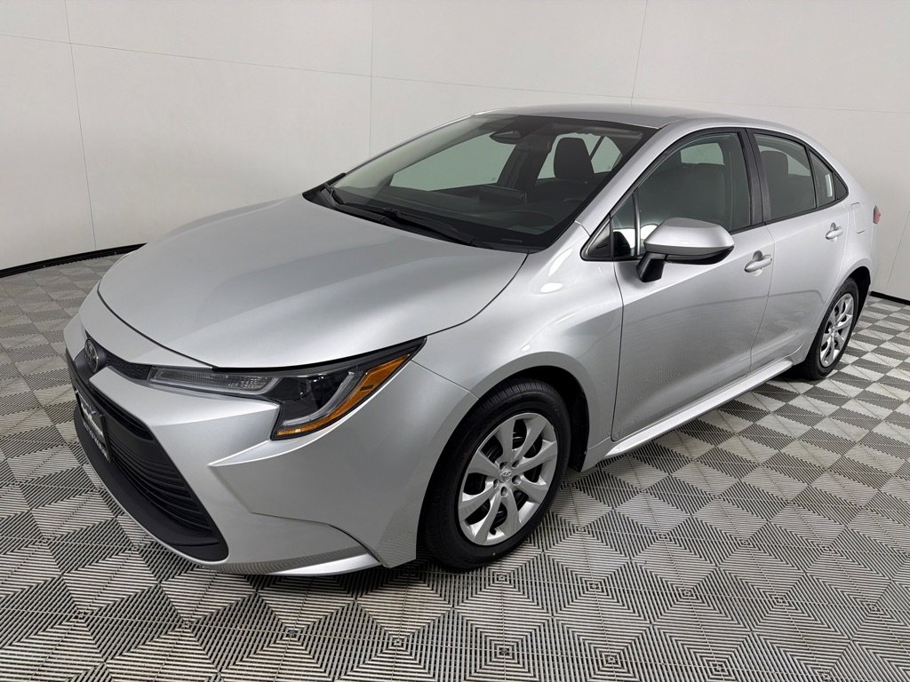 Used 2024 Toyota Corolla LE image 9