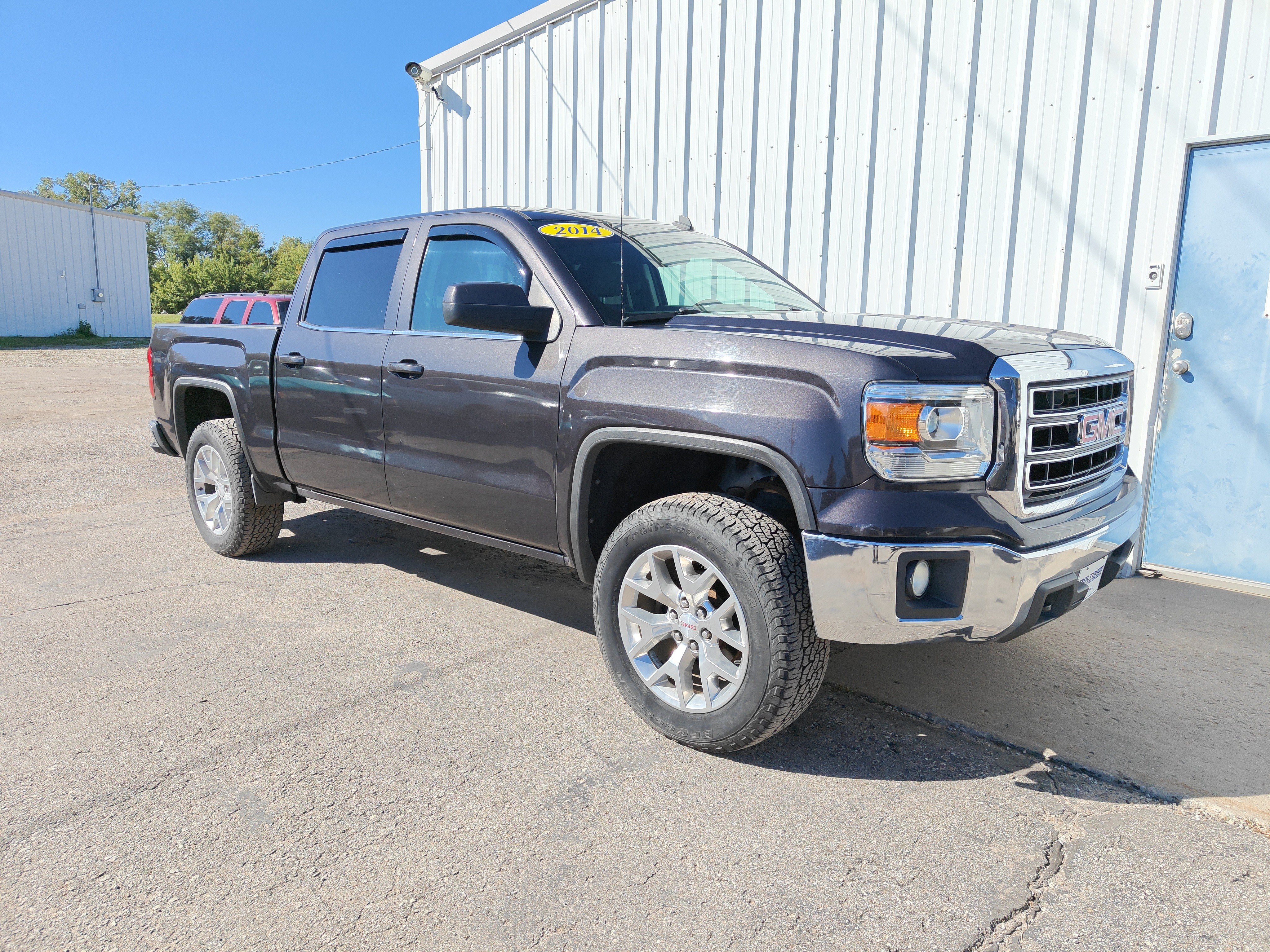 Used 2014 GMC Sierra 1500 SLE w/ SLE Value Package AWD/4WD image 2