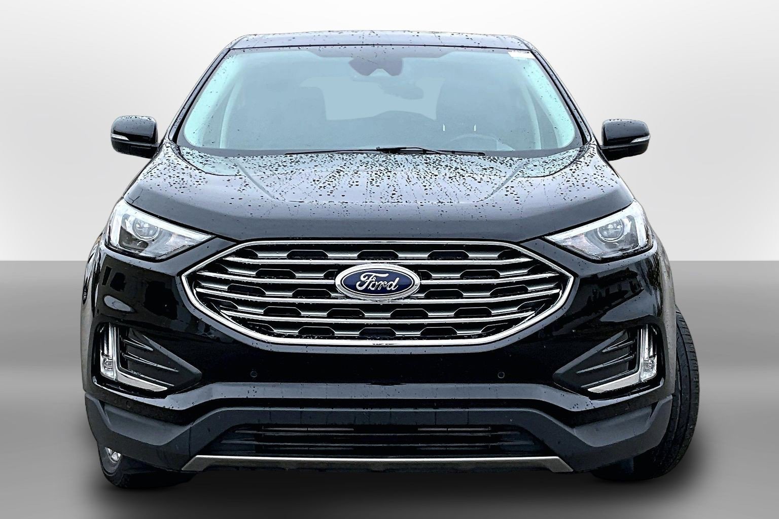 Used 2024 Ford Edge Titanium AWD/4WD image 3
