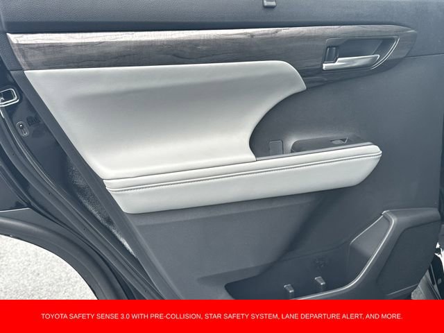 New 2026 Toyota Highlander Limited image 6