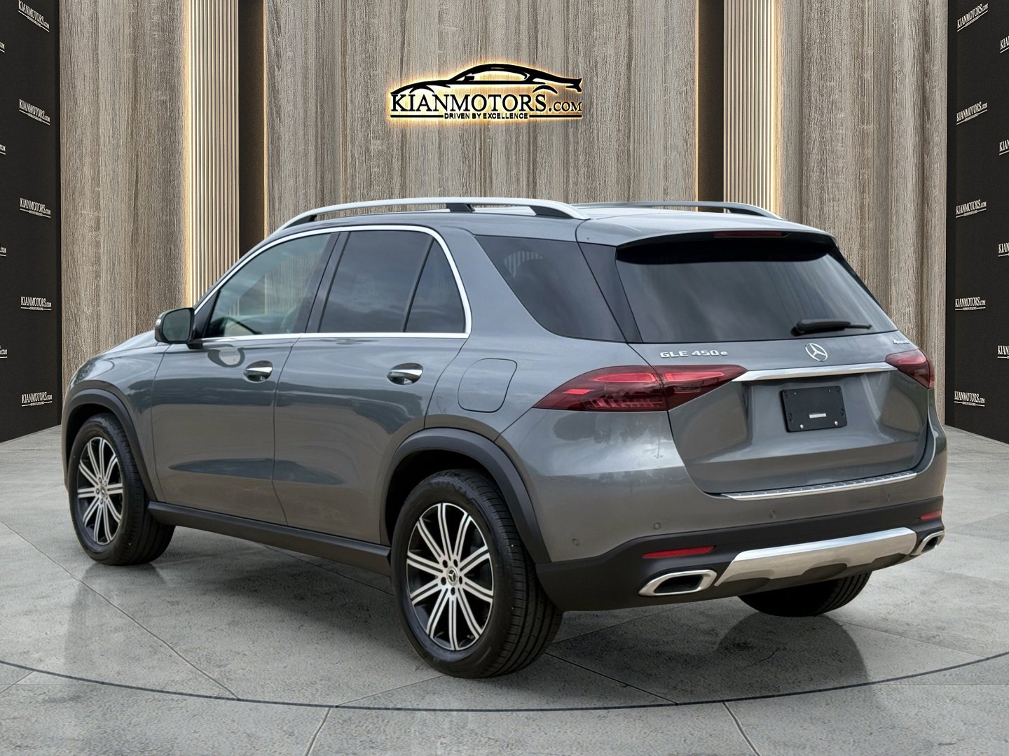 Used 2025 Mercedes-Benz GLE 450e 4MATIC image 5