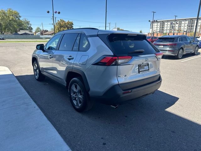 Used 2025 Toyota RAV4 LE AWD/4WD image 4