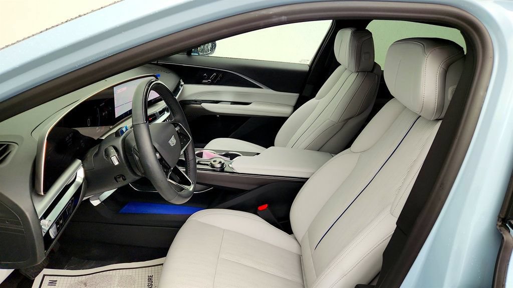 Used 2026 Cadillac Lyriq Sport AWD/4WD image 20